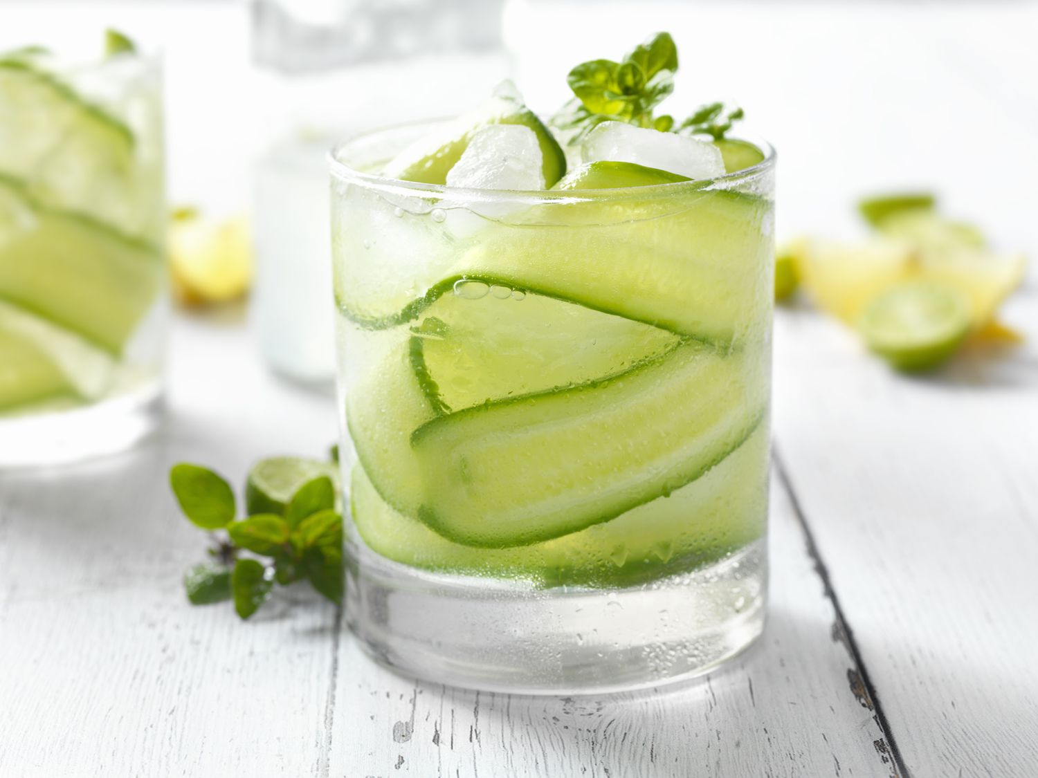 CucumberCocktails-GettyImages-697375590-5a44e34e89eacc0037e1dbf1